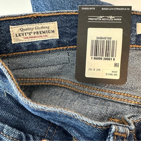 Levi’s Wedgie Straight Cropped Jeans in Carry Kerry Medium Wash Size 26 - Picture 9 of 12